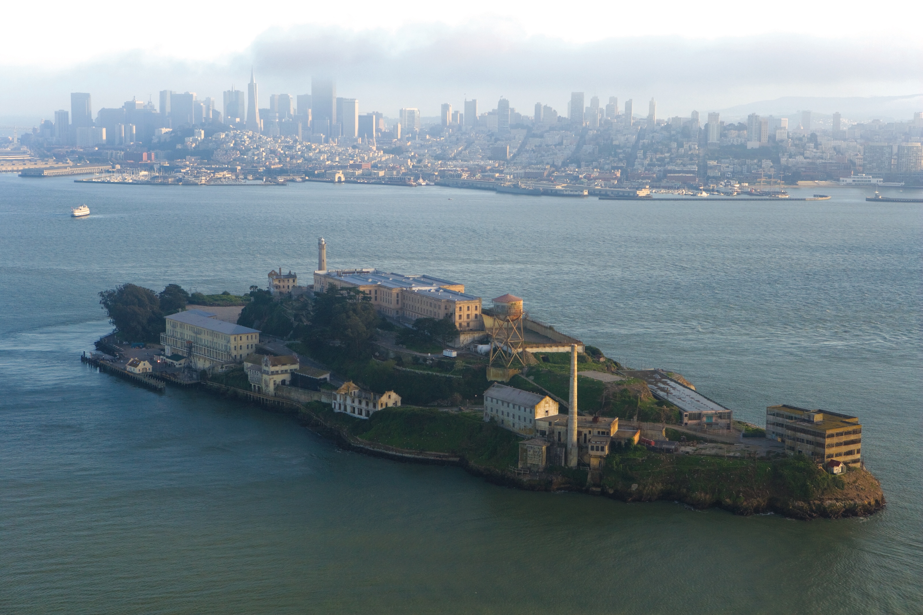 The Best Restaurants Around Alcatraz: Where to Eat Near the Island